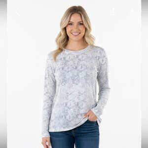 Tahari top size medium